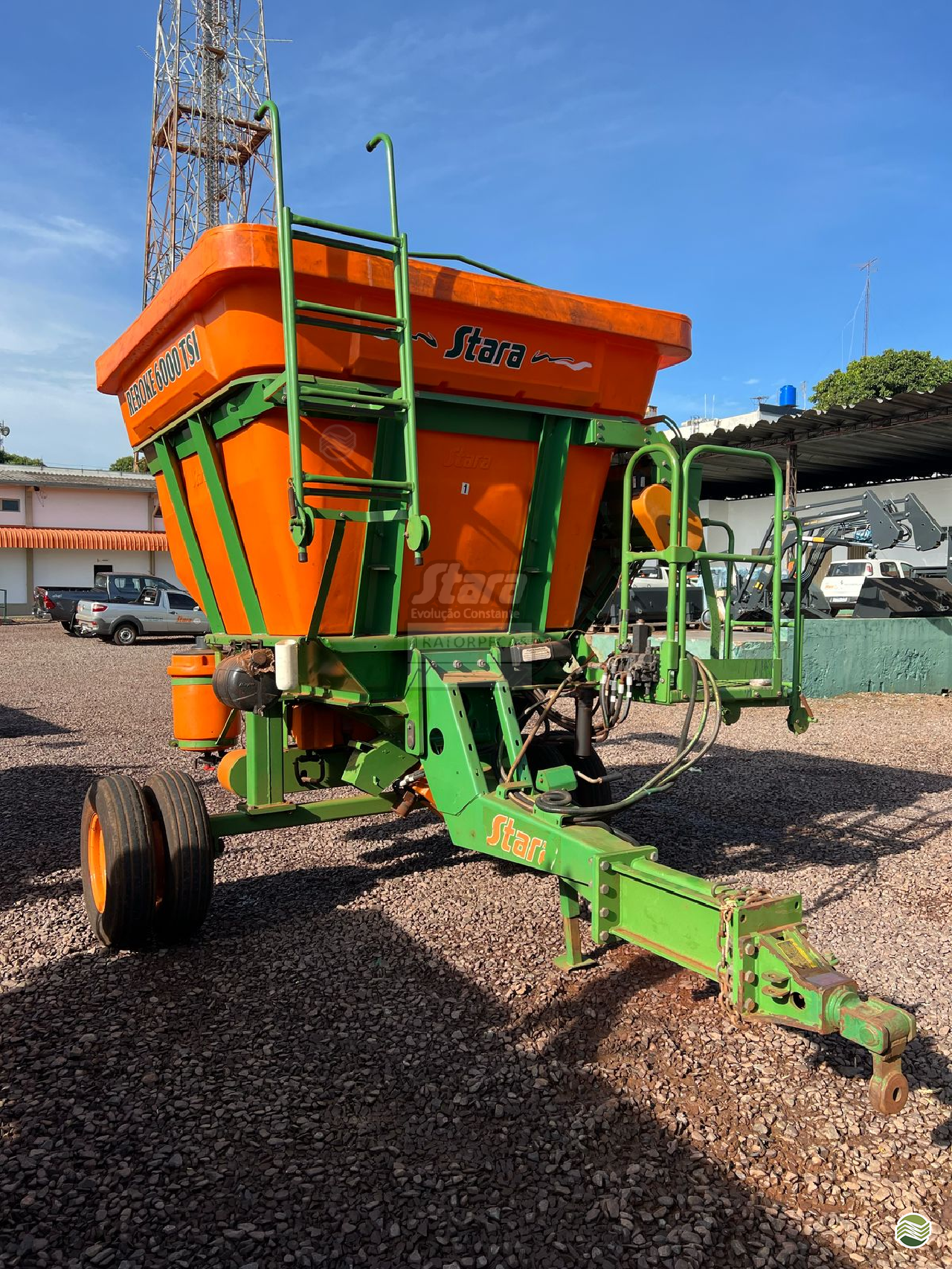 IMPLEMENTOS AGRICOLAS CARRETA BAZUKA GRANELEIRA 6000 Tratorpeças Máquinas - Stara UBIRATA PARANÁ PR